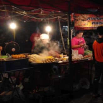 Vendors selling corn at the Bang Ian Night Market.